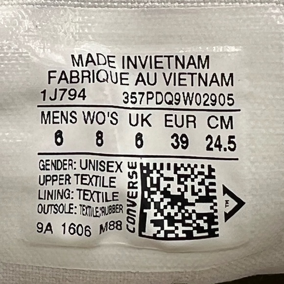 Converse Gray Chuck Taylor All Star Classic Sneakers Size 8 Women’s (6 Men’s) - Picture 2 of 8